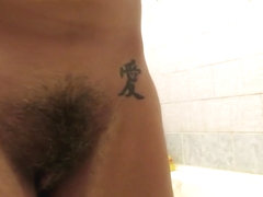 Cutting off my pussy hair to send it to my best fan
