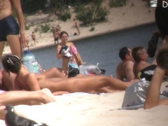 Beach girls shows her fine ass because she is a nudist