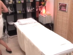 Massagist rides a japanese cunt in super sexy porn video