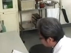 Meaty Japanese bimbo got fucked by her gynecologist