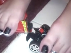 girlfriend crushing toy car 2