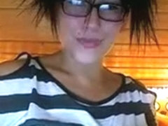 Nerdy Webcam Teen Dildos Her Pussy