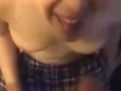 Great jizz flow on her face (no audio)