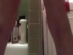 Some sweet bootie shakin in the shower!