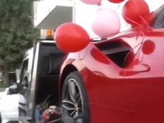 Insane Valentine's Surprise - a Ferrari with 1000 Roses!!