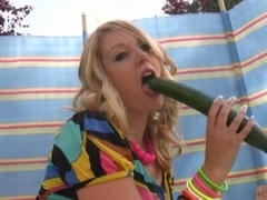 British Honey Shay Hendrix Uses A Cucumber For Sex