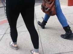 PLUMP FAT WHITE GIRL ASS IN TIGHTS!!! (MAJOR NUT DRAINER!!!)