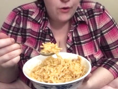 Mac and Cheese piggy stuffing - BBW Feedee Amber Crystal