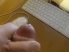 Masturbation devant elle