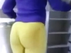 yellow leggins ass doing houshold