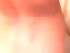 Mitbewohnerin im Bad