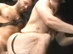 french muscled dudes fuck in a sex club