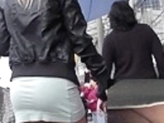 Large upskirt arse in strings