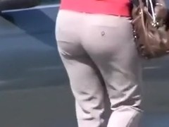 I love spying on hawt chicks with beautifully shaped butts