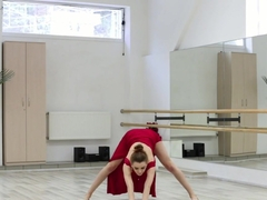 Red Dressed Teen Zadornaya Is A Pro