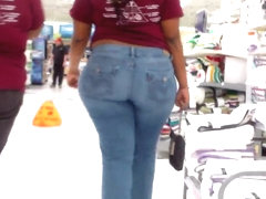 Huge Wide BBW Donk In Tight Jeans