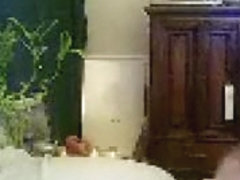 Come and see a douchebag getting the blowjob of a ...