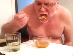 Petit dejeuner a la pisse.