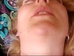 Wife orgasms during the time that hubby jerks off on her.avi