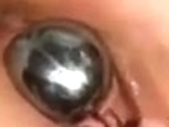 Fotze gedehnt und gestopft