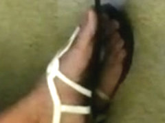 Candid MILF feet in sandals