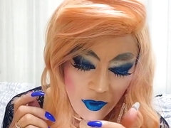 sissy niclo blue lip makeup after smoking