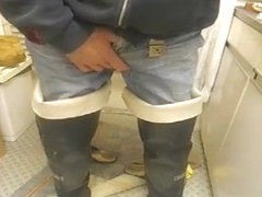 nlboots - from slippers into waders while smoking