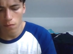 Hot Euro Twink Shows Off On Cam