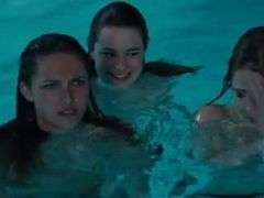 Alexandra Dahlström,Camille Rowe,Josephine De La Baume in Notre Jour Viendra  (2010)