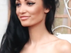 SUPER FAMOUS WEBCAM GIRL-