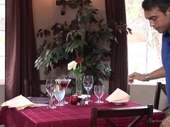 Big booty brunette gives a masterful head