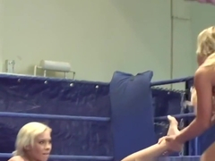 Pussylicking Babes Catfight In A Boxing Ring
