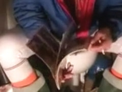 nlboots - reading in green, white and orange