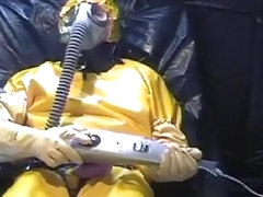 Fun in Yellow Gumpla