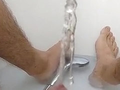 Slomo pee in bathtub