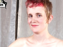 Alizabeth Has The Charm - GroobyGirls