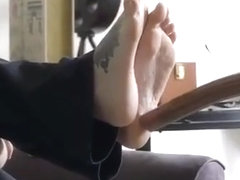 Aspirateur lesbiennes pieds nus