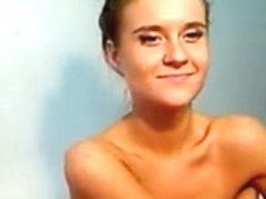 worthwhile hottie fingers her rectal gap