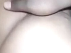 Floozy wife's slit getting finger