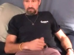 Bryant: Maduro peludo se la casca en la cama