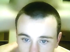 Fucking her vagina on the cam