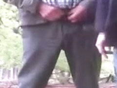 Bi - Schwanz - geiles wichsen im Wald - Gay