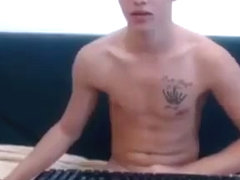 Sexy Cute Boy Latino Very Smooth On Webcam