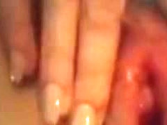 Cette française envoie une video contre de l’argent.