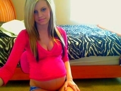 blonde preggo girl in webcam