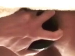 45cm Dildo und Abspritzen mit dem Intimidator im Arsch