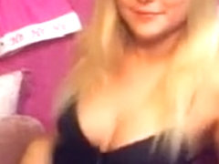 Hot blond in webcam, no exposed
