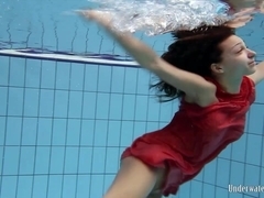 UnderwaterShow Video: Anna in the pool