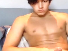 Dude jerking 18yo