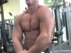 David Riley workout and posing at the gym